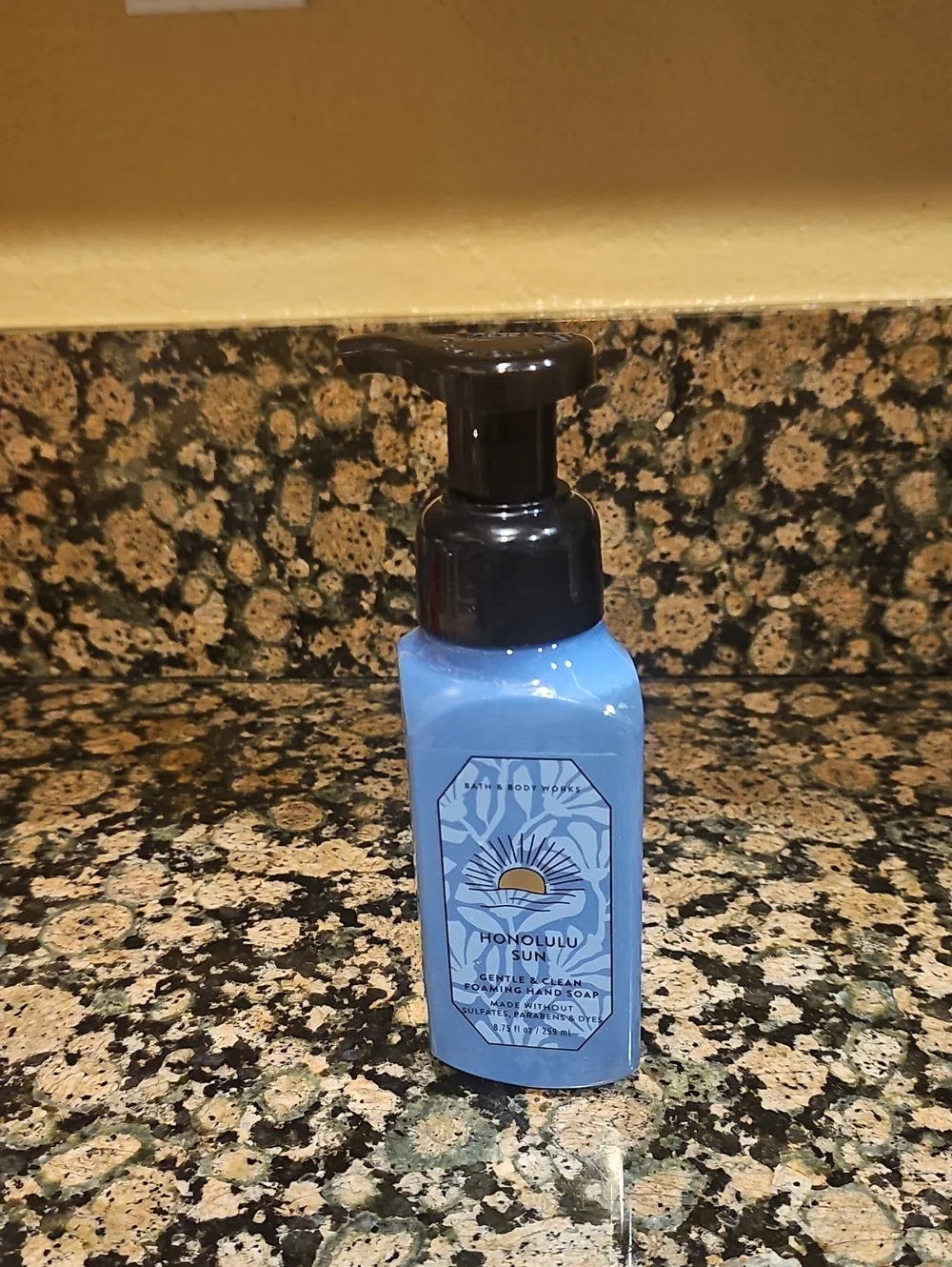 BBW Honolulu Sun gentle & Clean foaming hand soap